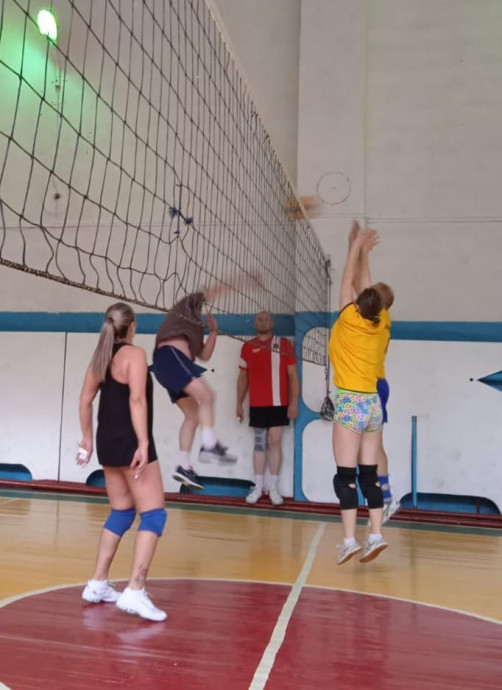 Первенство по волейболу среди команд 40+: опыт плюс энергия 2